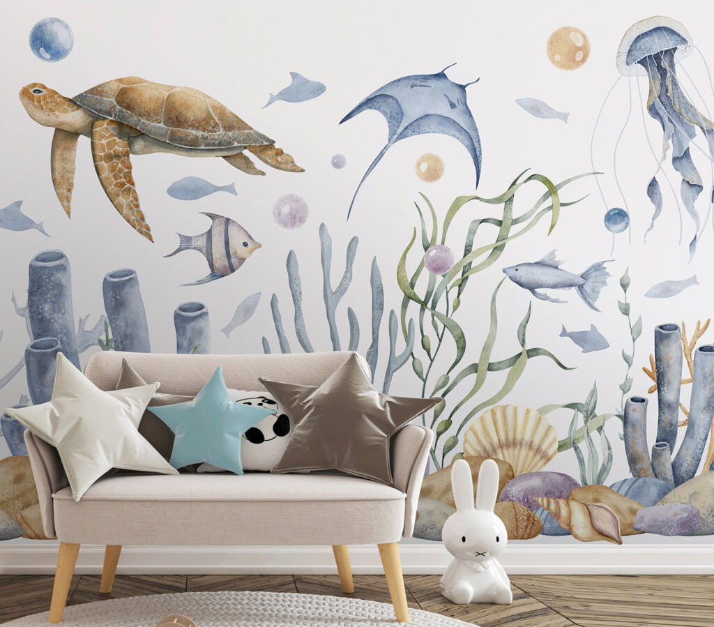 Sea life with fish and seaweed