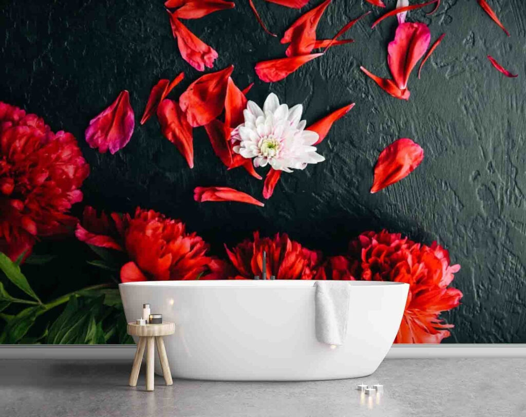 Skupina červených kvetov s okvetnými lístkami na čiernom povrchu u71471pit1m 1024x812 - Skupina červených kvetov s okvetnými lístkami na čiernom povrchu - tegory