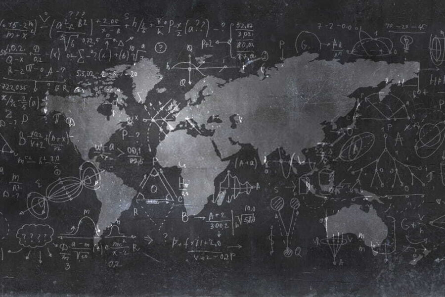 Tabuľa s mapou a matematickými rovnicami Tabuľa s mapou a matematickými rovnicami