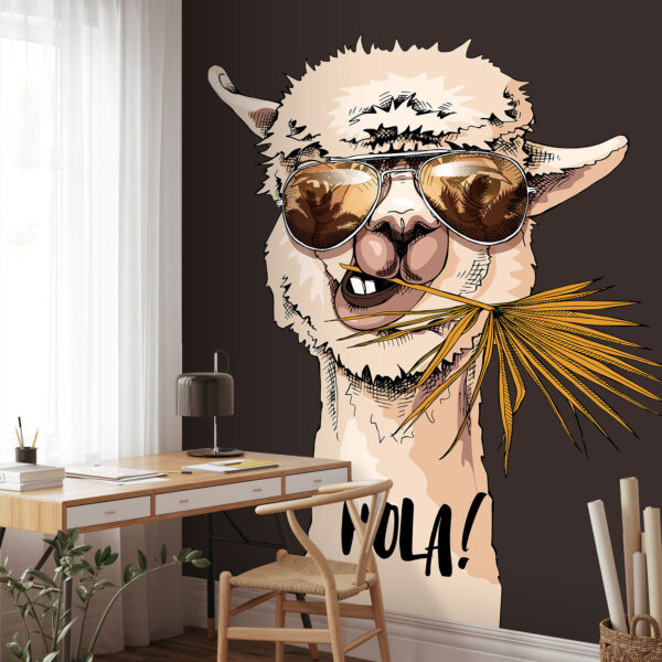 Lama so slnečnými okuliarmi a jedením listu Lama so slnečnými okuliarmi a jedením listu