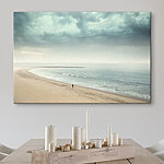 Obraz Osoba prechádzajúca sa po pláži