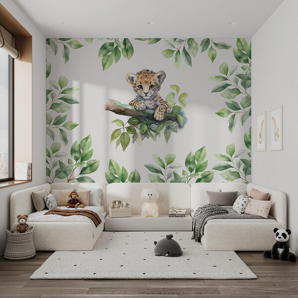 Akvarel leopardieho mláďaťa na konári stromu Akvarel leopardieho mláďaťa na konári stromu