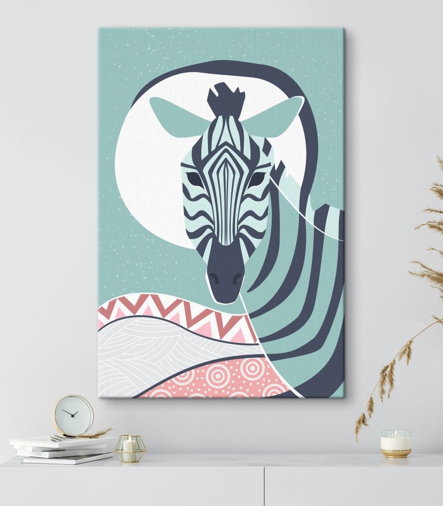 Zebra s bielym kruhom a modrým pozadím