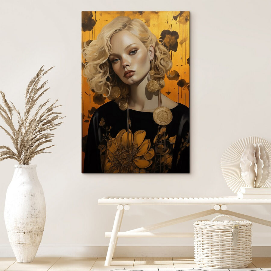Žena s kučeravými blond vlasmi a veľkými náušnicami