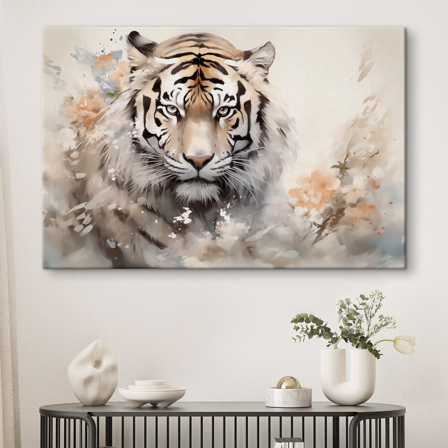 Tiger s kvetmi v pozadí