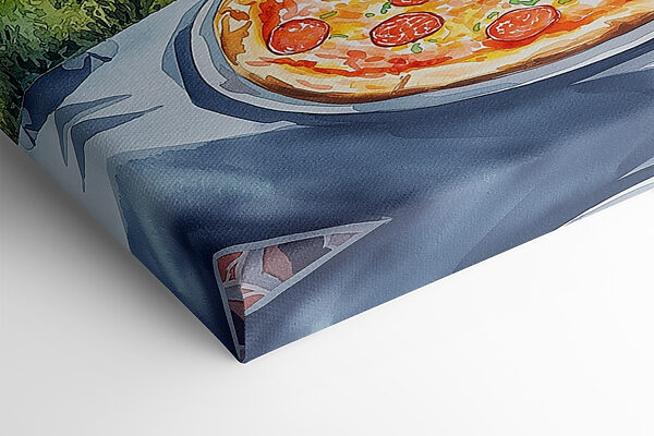 Pizza a džús na stole s horami a stromami Pizza a džús na stole s horami a stromami