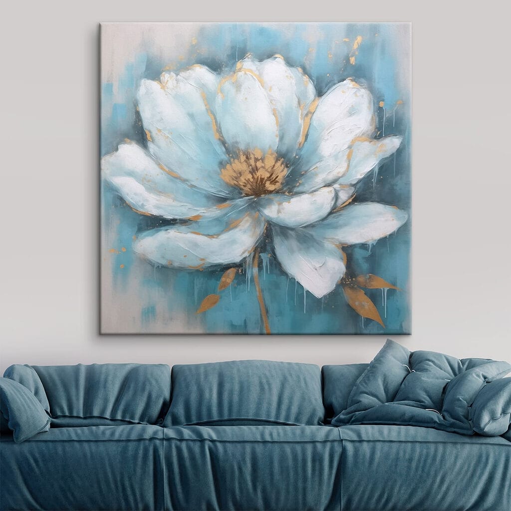 Delicate bloom against a soft backdrop Delicate bloom against a soft backdrop