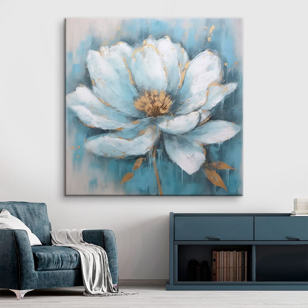 Delicate bloom against a soft backdrop Delicate bloom against a soft backdrop