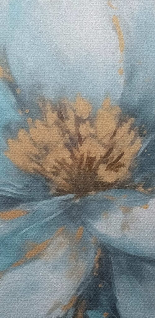 Delicate bloom against a soft backdrop Delicate bloom against a soft backdrop