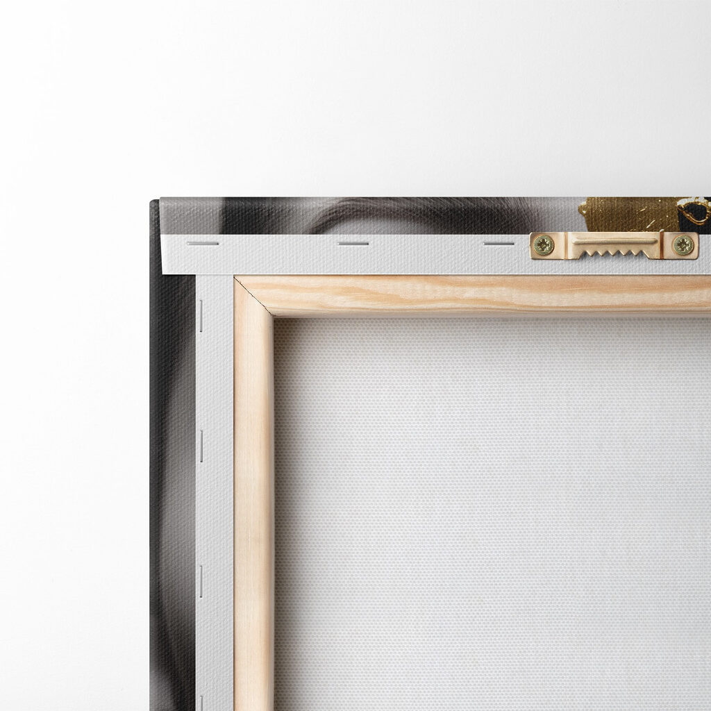 Bold beauty with striking contrasts Bold beauty with striking contrasts