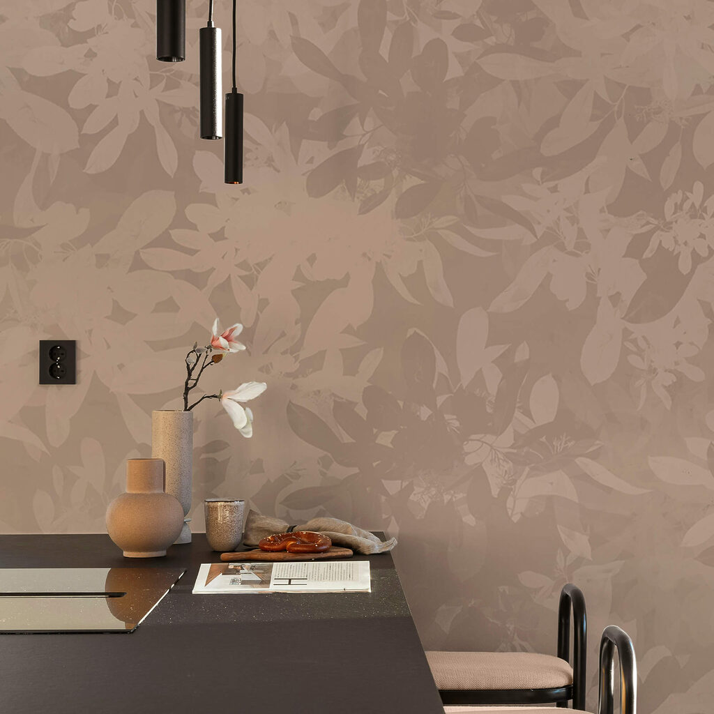 Jemné kvetinové vzory v tlmených tónoch Jemné kvetinové vzory v tlmených tónoch