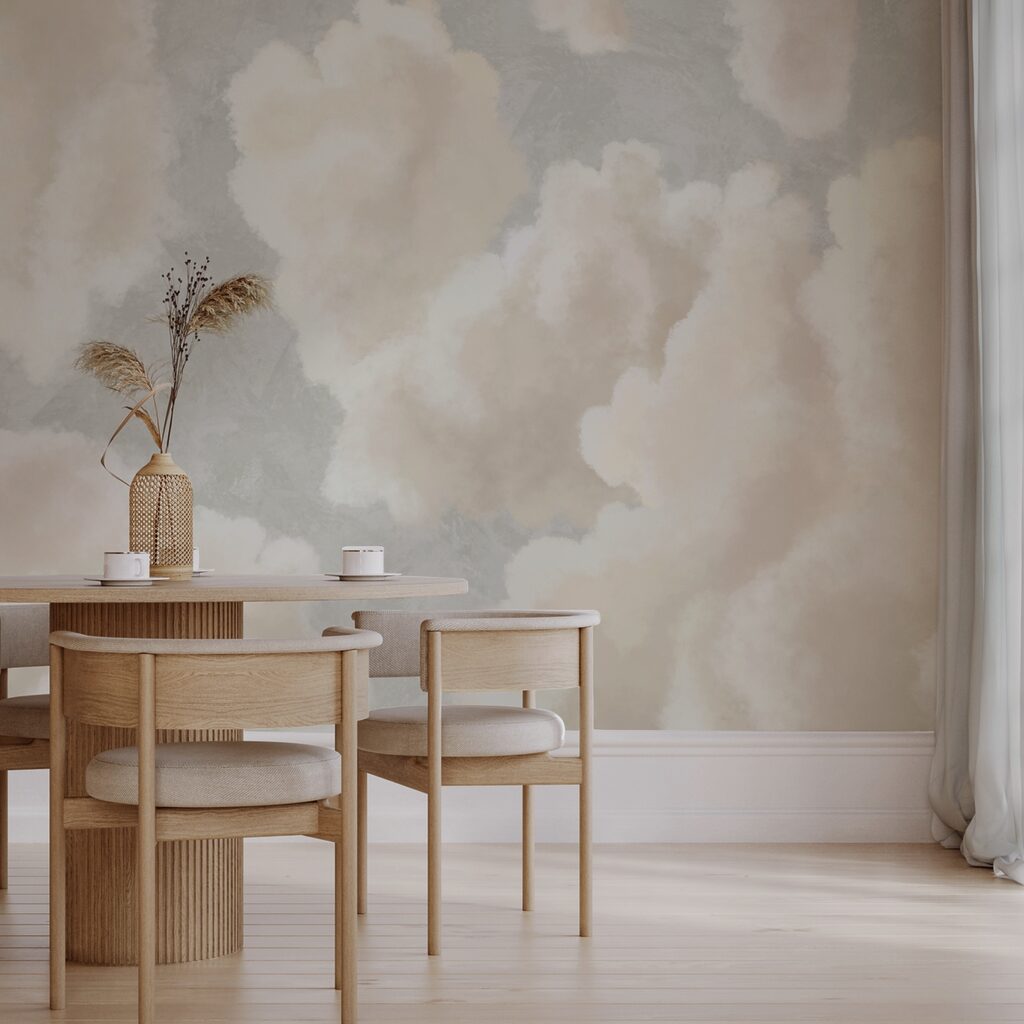 Mäkké oblaky plávajúce po pokojnej oblohe