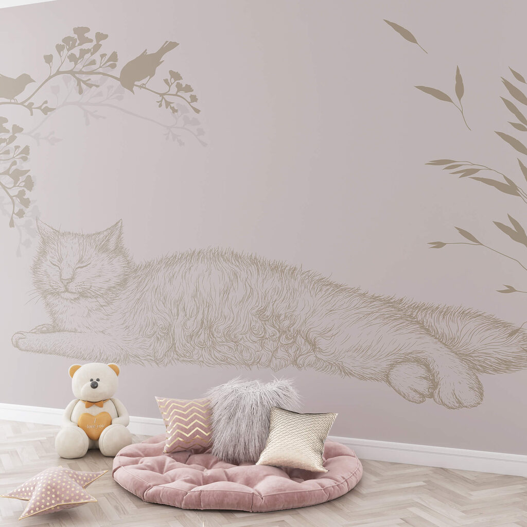 Mačka ležiaca na konári stromu