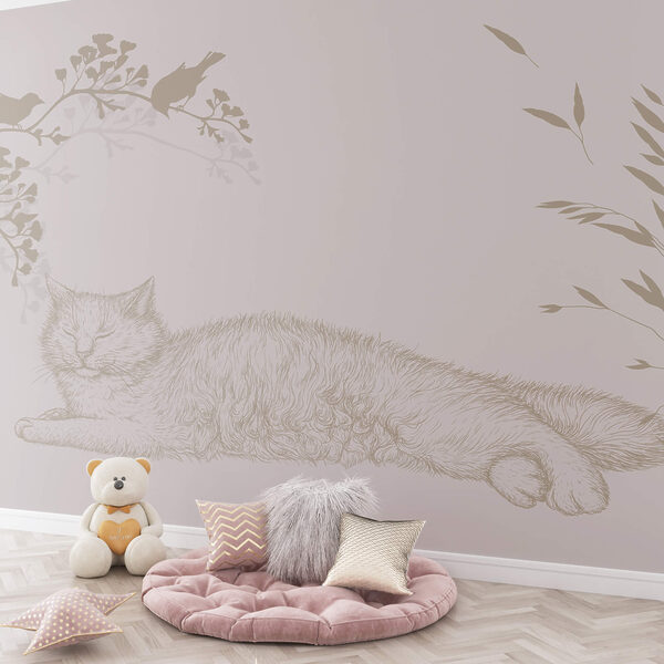 Mačka ležiaca na konári stromu