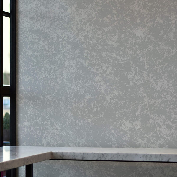 Biely povrch s malými bodkami