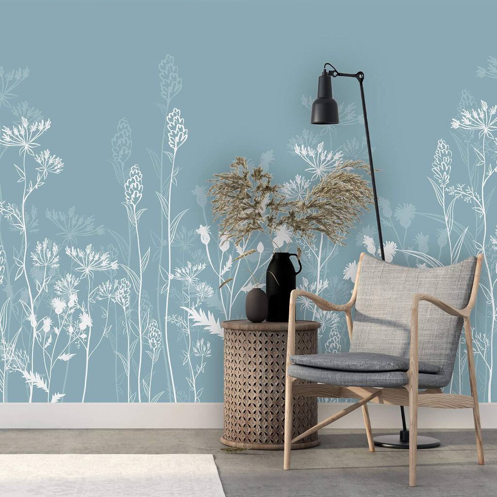 Biele kvety na modrom pozadí